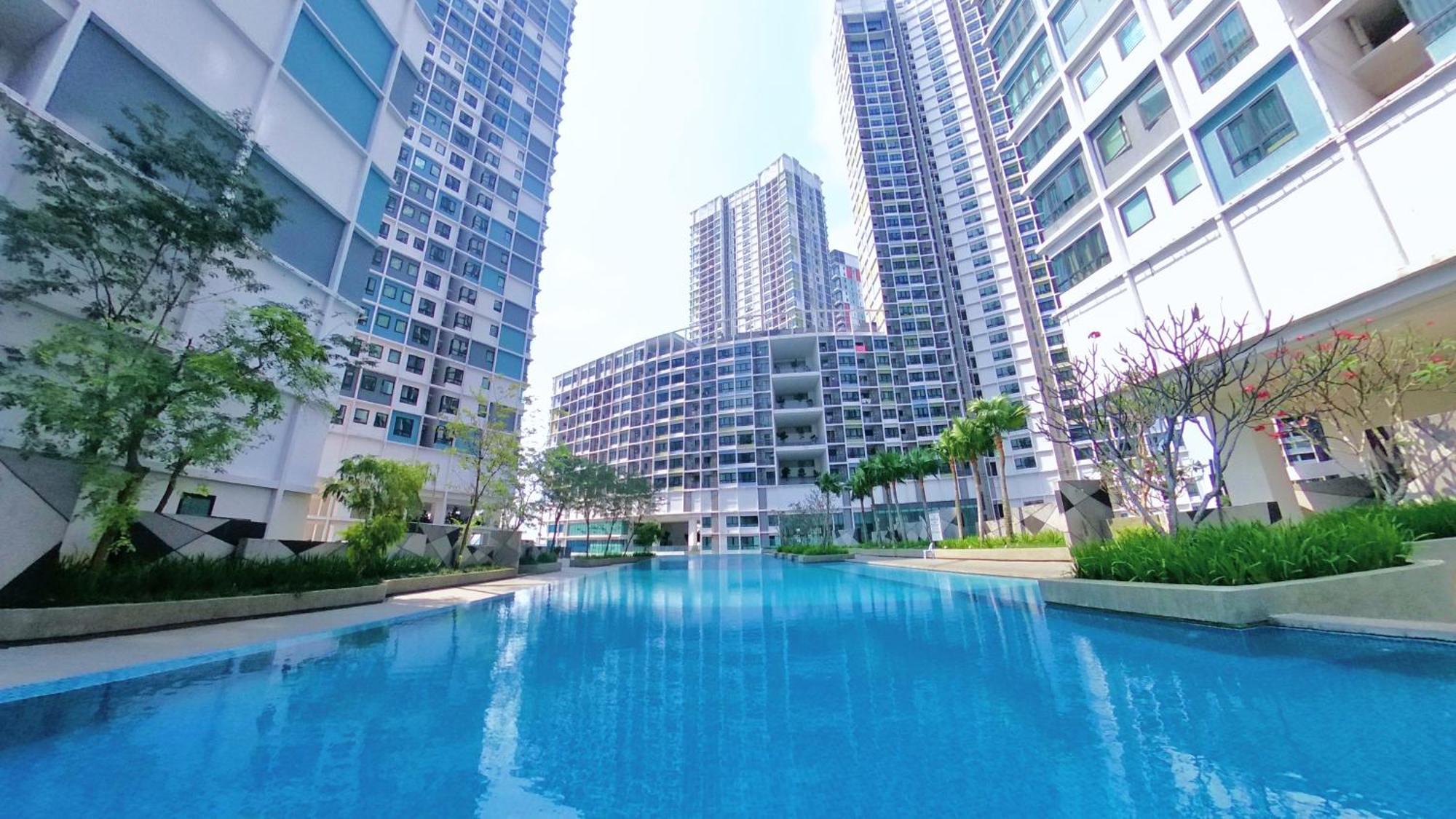 I-City Free Wifi 55Inch Smarttv Car Park Fit 5Pax Shah Alam Exterior photo