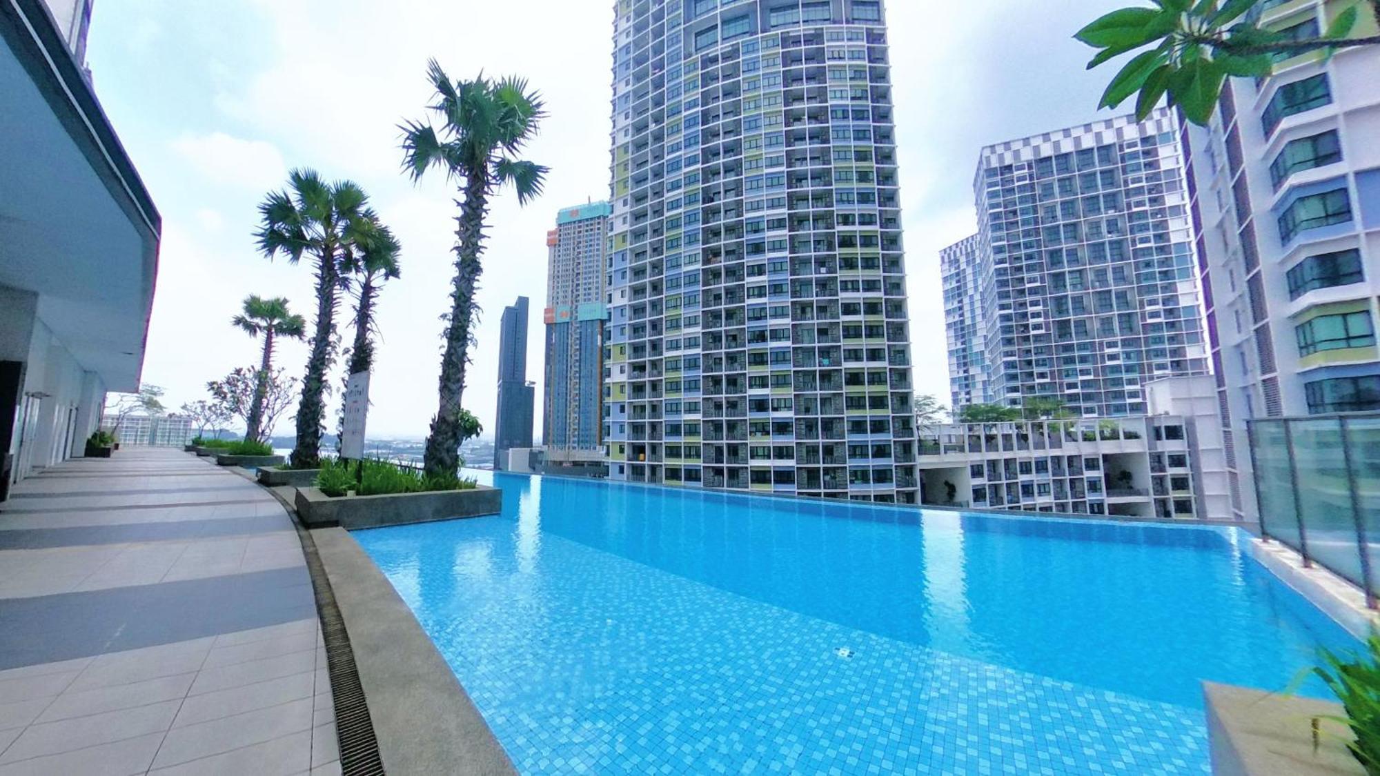 I-City Free Wifi 55Inch Smarttv Car Park Fit 5Pax Shah Alam Exterior photo